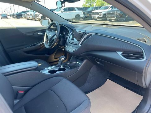 Used 2025 Chevrolet Malibu LT FWD image 22