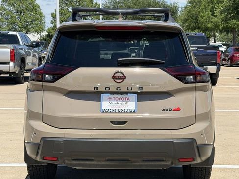 Used 2025 Nissan Rogue SV AWD/4WD image 5