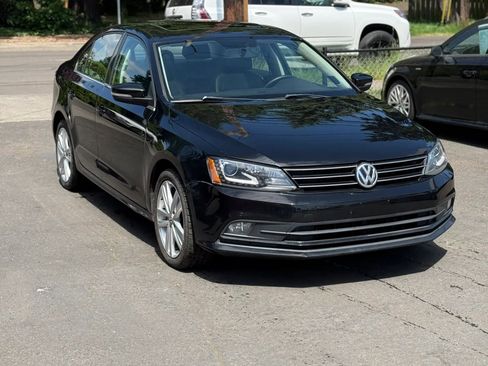 Used 2015 Volkswagen Jetta SEL FWD image 3
