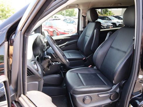 Used 2023 Mercedes-Benz Metris Passenger image 10