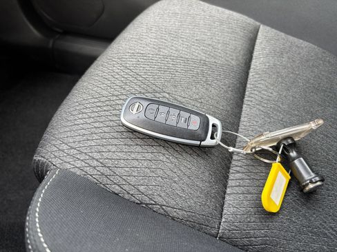 Used 2026 Nissan Rogue SV AWD/4WD image 21