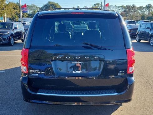 Used 2017 Dodge Grand Caravan GT image 5
