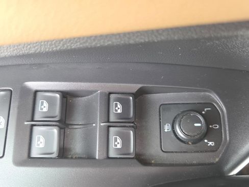 Used 2019 Volkswagen Jetta SE FWD image 26