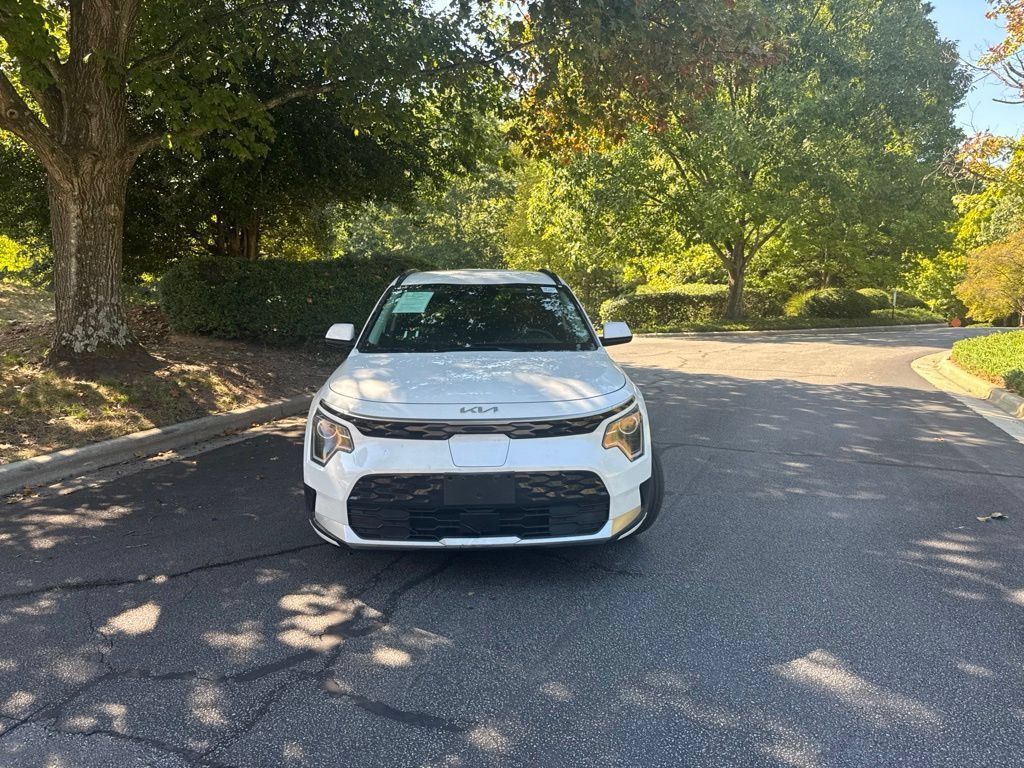 Used 2023 Kia Niro Wind w/ Wind Preserve Package FWD image 2