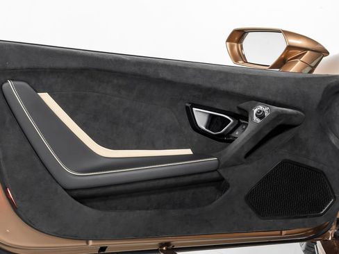 Used 2024 Lamborghini Huracan Tecnica RWD image 9