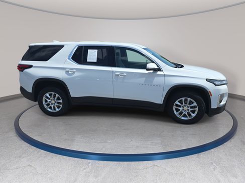 Used 2023 Chevrolet Traverse LS AWD/4WD image 4