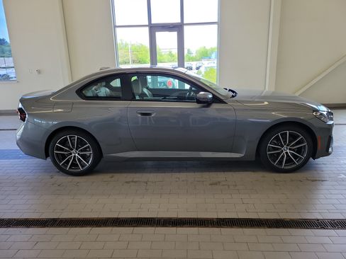 Used 2026 BMW 230i xDrive Coupe w/ Premium Package AWD/4WD image 4