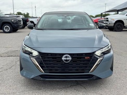 Used 2025 Nissan Sentra SR FWD image 2