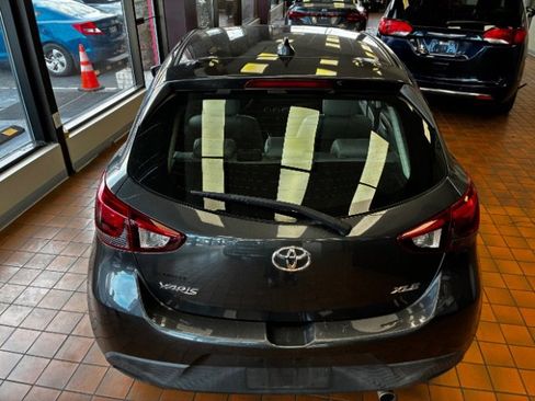 Used 2020 Toyota Yaris XLE image 59