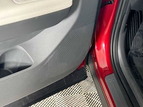 Certified 2024 Hyundai Santa Fe SEL image 11