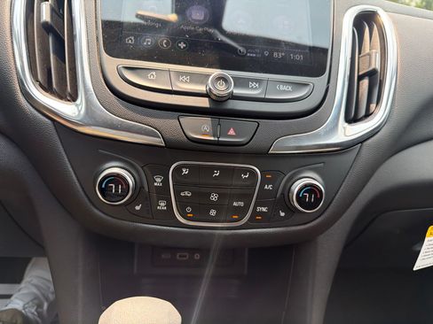 Used 2024 Chevrolet Equinox LT AWD/4WD image 15