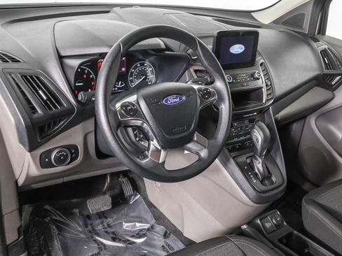Used 2023 Ford Transit Connect XLT FWD image 4
