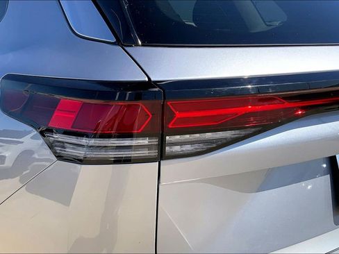 Certified 2025 Volkswagen Tiguan S image 29