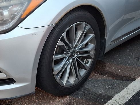 Used 2015 Hyundai Genesis 3.8 w/ Option Group 04 AWD/4WD image 10