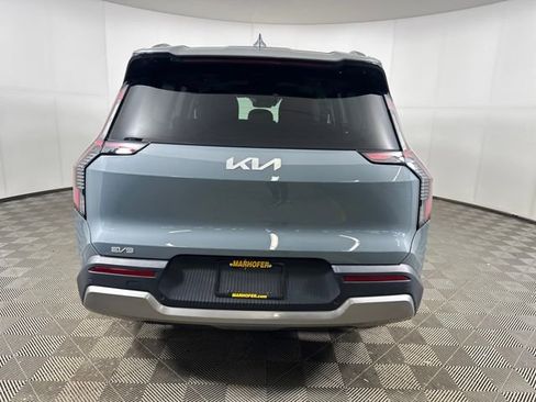 Used 2024 Kia EV9 Wind image 4