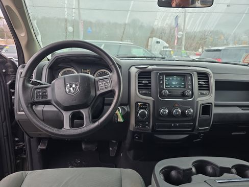 Used 2017 RAM 1500 Express image 14