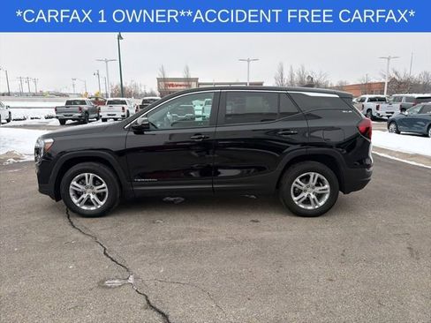 Used 2023 GMC Terrain SLE image 7