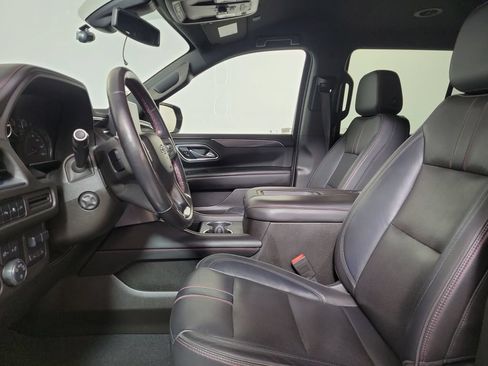 Used 2021 Chevrolet Tahoe RST w/ Luxury Package RWD image 12