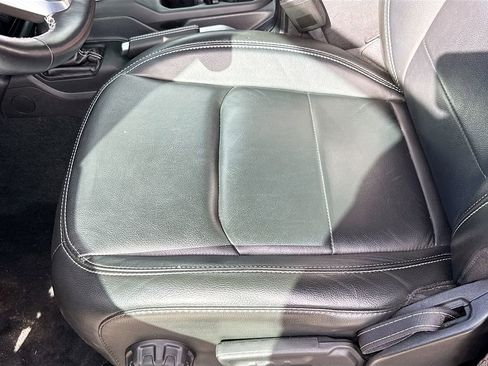 Used 2022 Jeep Wrangler Unlimited Sahara w/ Cold Weather Group image 21