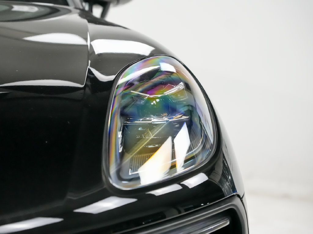 Used 2026 Porsche Macan AWD/4WD image 8
