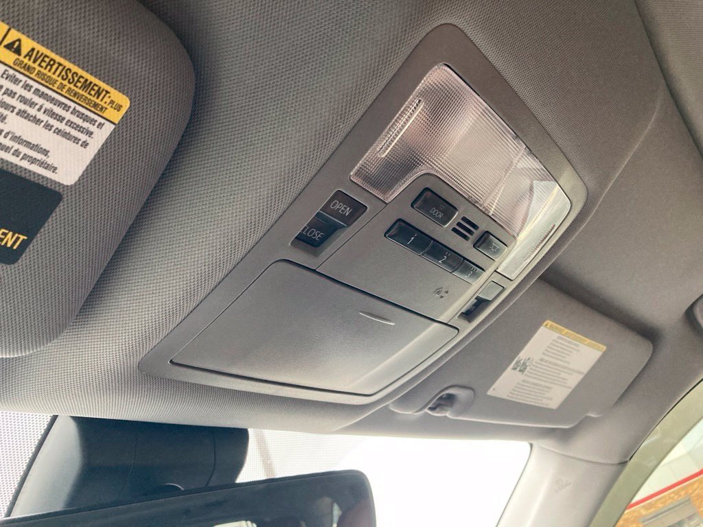Used 2019 Toyota Highlander Limited FWD image 29