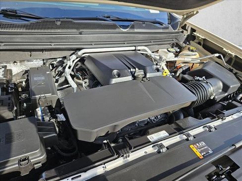 Used 2024 Chevrolet Colorado Trail Boss image 20