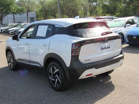 Certified 2025 Nissan Kicks SV image 6