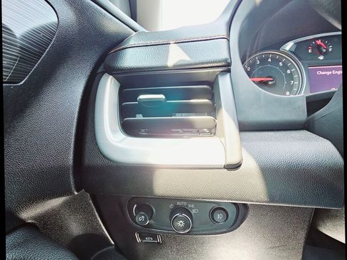 Used 2020 GMC Terrain SLT image 33