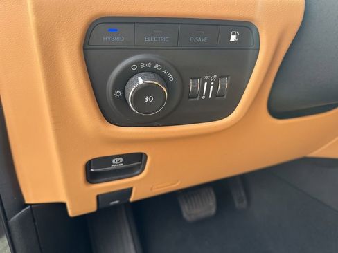 Used 2024 Jeep Grand Cherokee Summit image 14