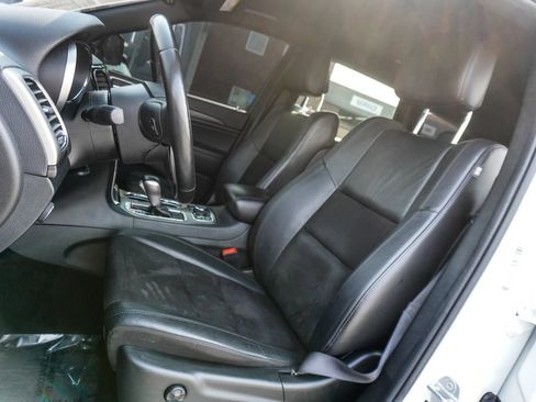 Used 2022 Jeep Grand Cherokee Laredo X AWD/4WD image 6