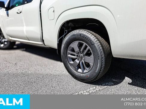 Certified 2025 Nissan Frontier SV RWD image 17