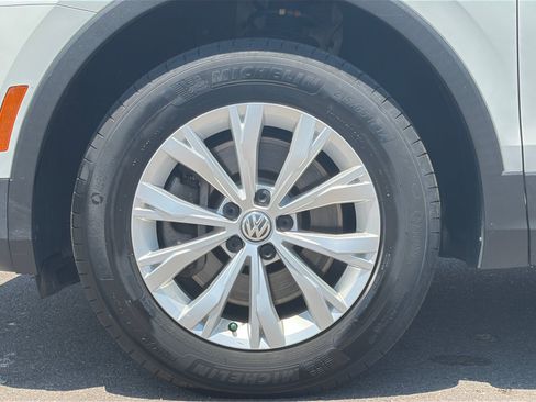 Used 2019 Volkswagen Tiguan SE AWD/4WD image 11