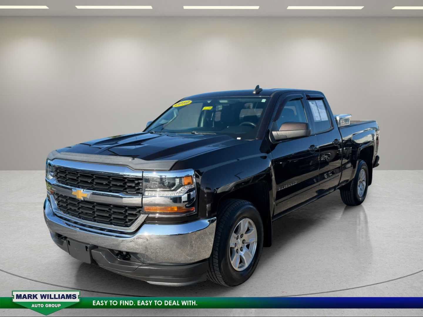 Used 2019 Chevrolet Silverado 1500 LT AWD/4WD image 4