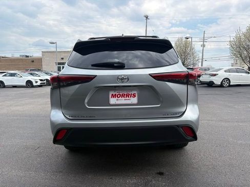 Used 2023 Toyota Highlander XLE AWD/4WD image 4