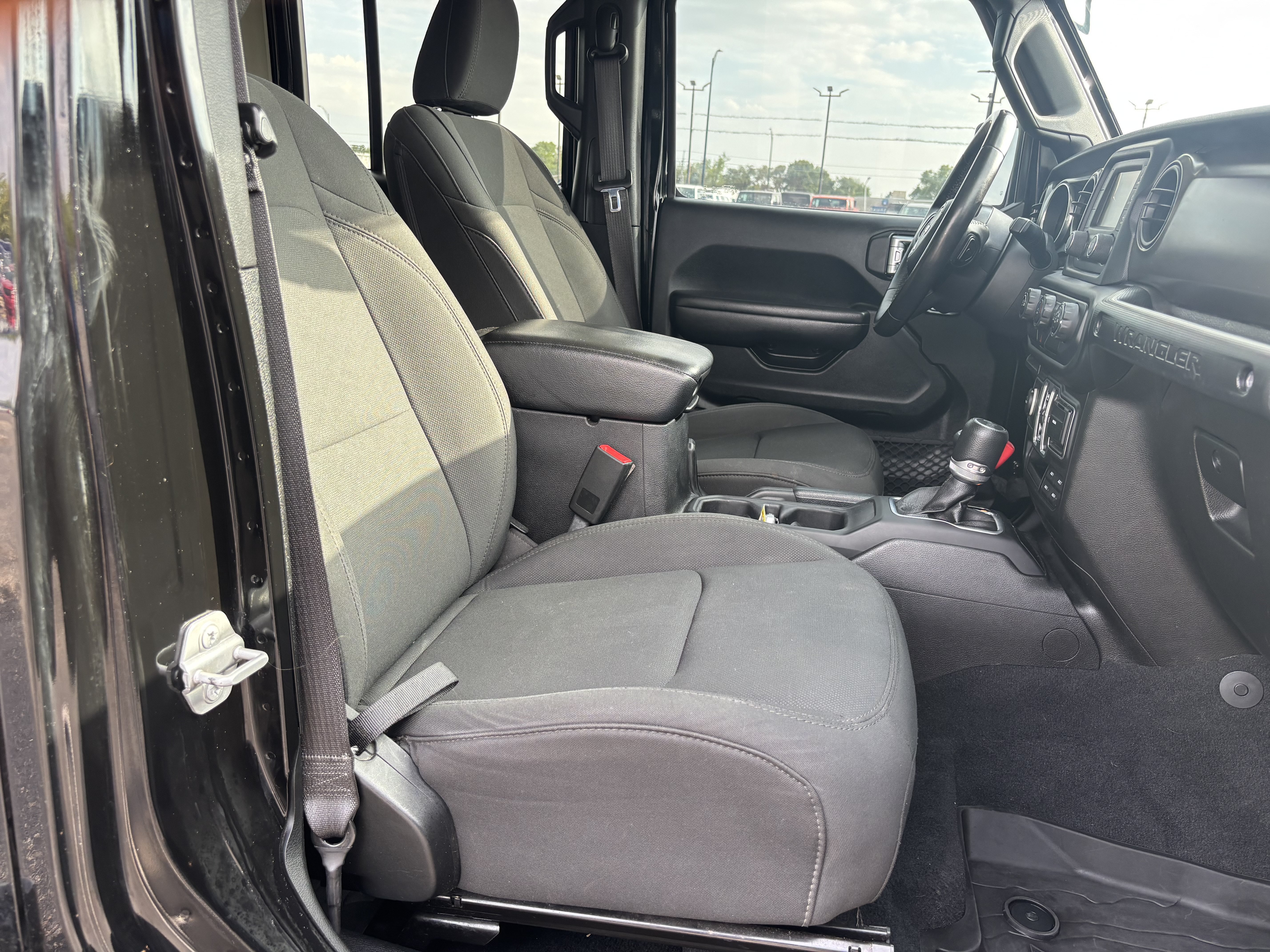 Used 2018 Jeep Wrangler Unlimited Sport S AWD/4WD image 26