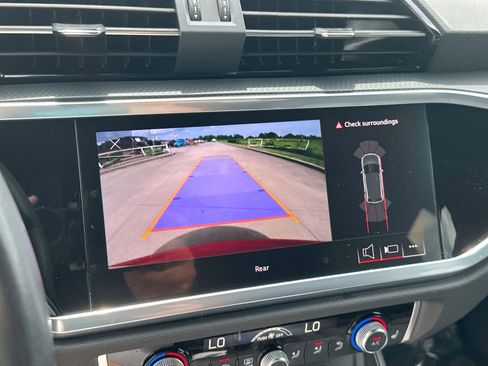 Used 2023 Audi Q3 2.0T Premium image 17