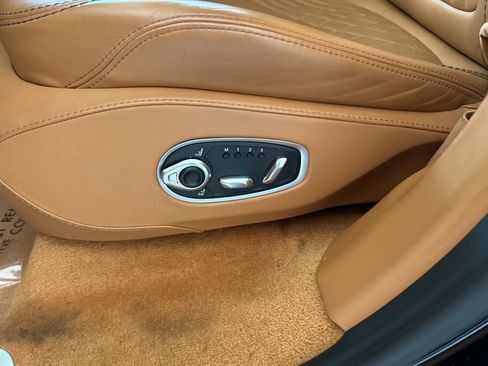 Used 2023 Aston Martin DBX AWD/4WD image 44