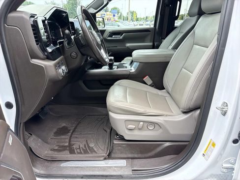 Used 2023 GMC Sierra 1500 SLT w/ SLT Premium Package AWD/4WD image 29