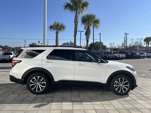New 2026 Ford Explorer ST-Line w/ Premium Package RWD image 7