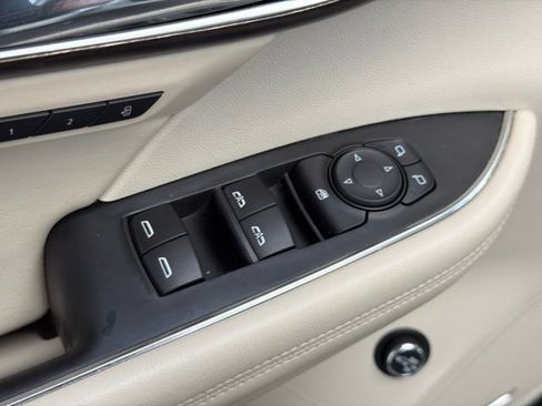 Used 2022 Buick Envision Avenir w/ Technology Package II FWD image 10