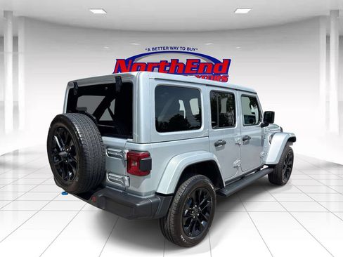 Used 2024 Jeep Wrangler Unlimited Sahara w/ Dual Top Group AWD/4WD image 3