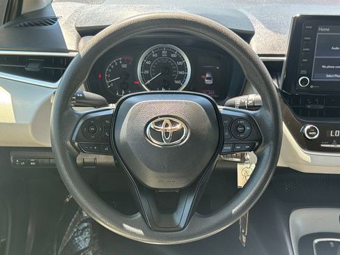 Used 2022 Toyota Corolla LE FWD image 12