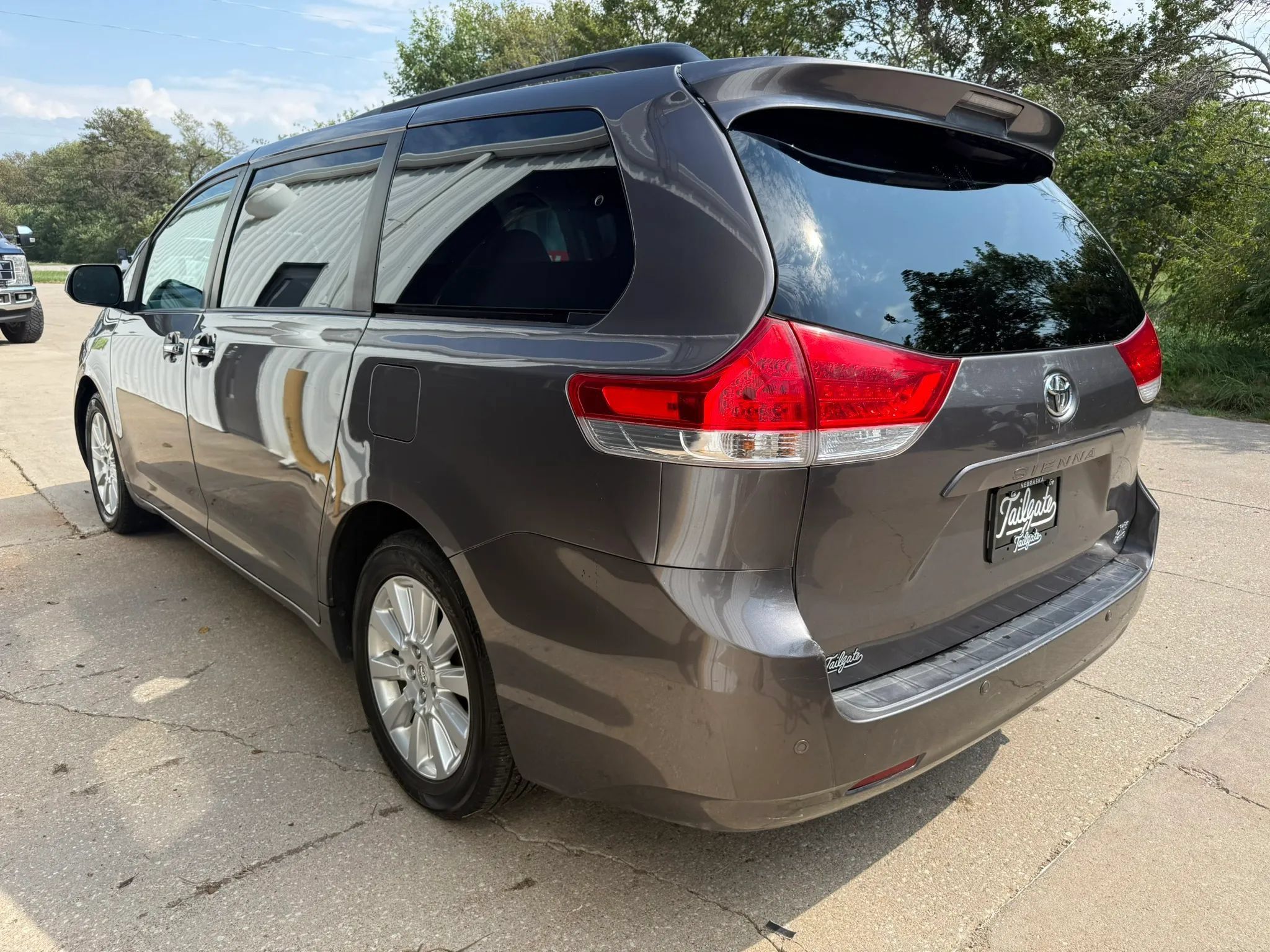 Used 2013 Toyota Sienna XLE AWD/4WD image 4