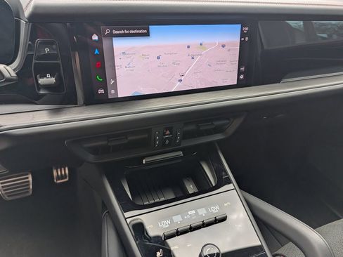 Certified 2025 Porsche Cayenne GTS AWD/4WD image 22