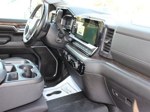 Used 2024 Chevrolet Silverado 2500 LT w/ Convenience Package AWD/4WD image 18