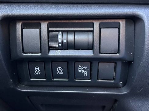 Used 2022 Subaru Crosstrek 2.5i Sport w/ Moonroof Package image 20