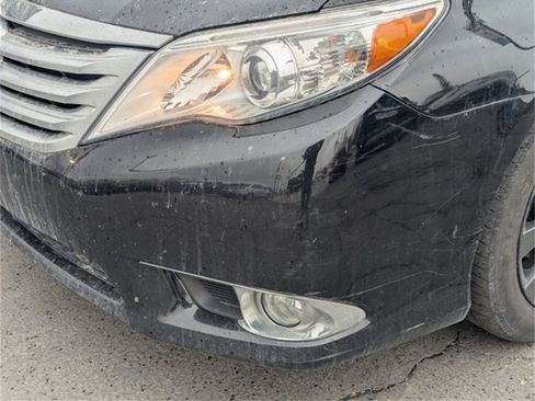 Used 2011 Toyota Avalon Limited image 11