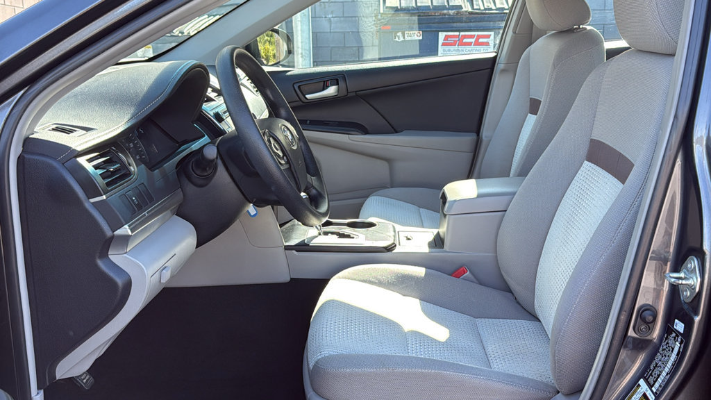 Used 2014 Toyota Camry LE FWD image 10