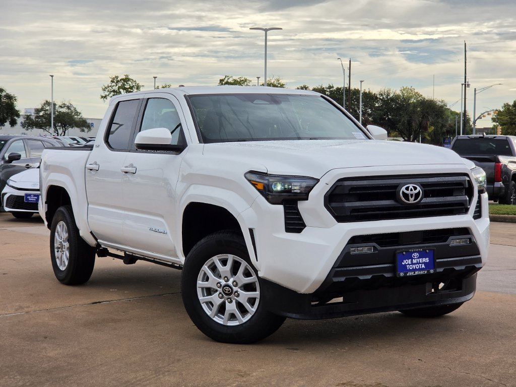 Used 2024 Toyota Tacoma SR5 AWD/4WD image 2