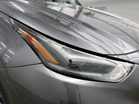 Used 2021 Toyota Highlander XSE AWD/4WD image 35